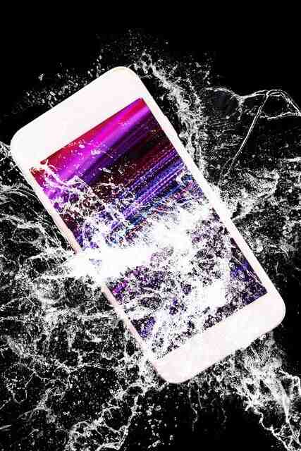 Comment réparer un Samsung tombé dans l'eau ?